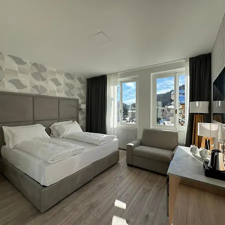Hotel Rosengarten Madonna