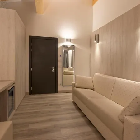 Hotel Rosengarten Madonna